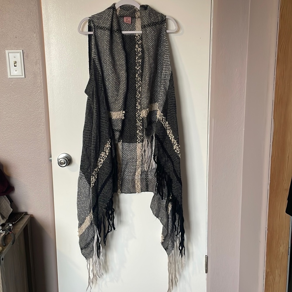 Long sleeveless cardigan